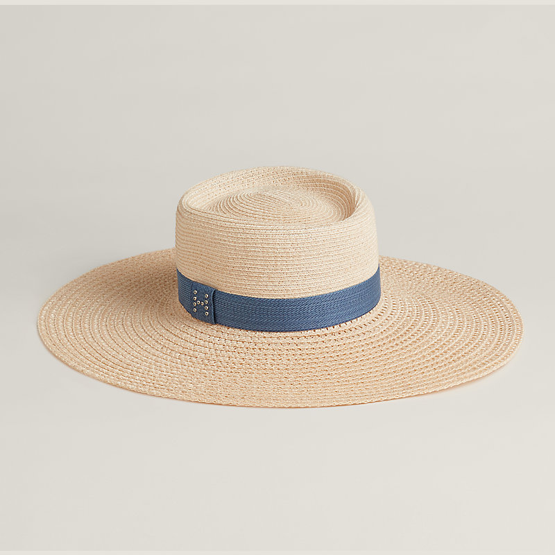これからの季節に♪【HERMES】カリオペ・ピアス・ハット ハット 《カリオペ・ピアス》 | Hermès - エルメス-公式サイト